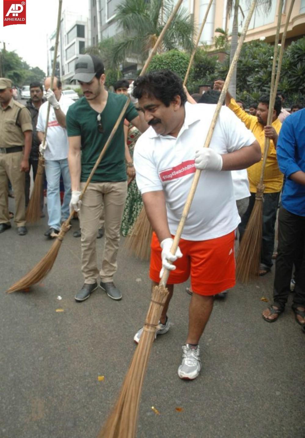 Nagarjuna Family Joins Swachh Bharat
