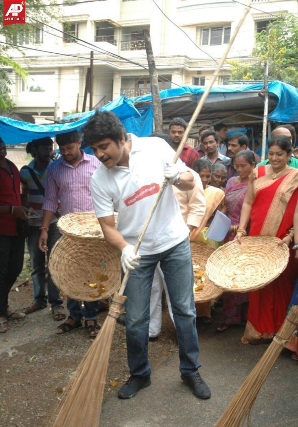 Nagarjuna Family Joins Swachh Bharat