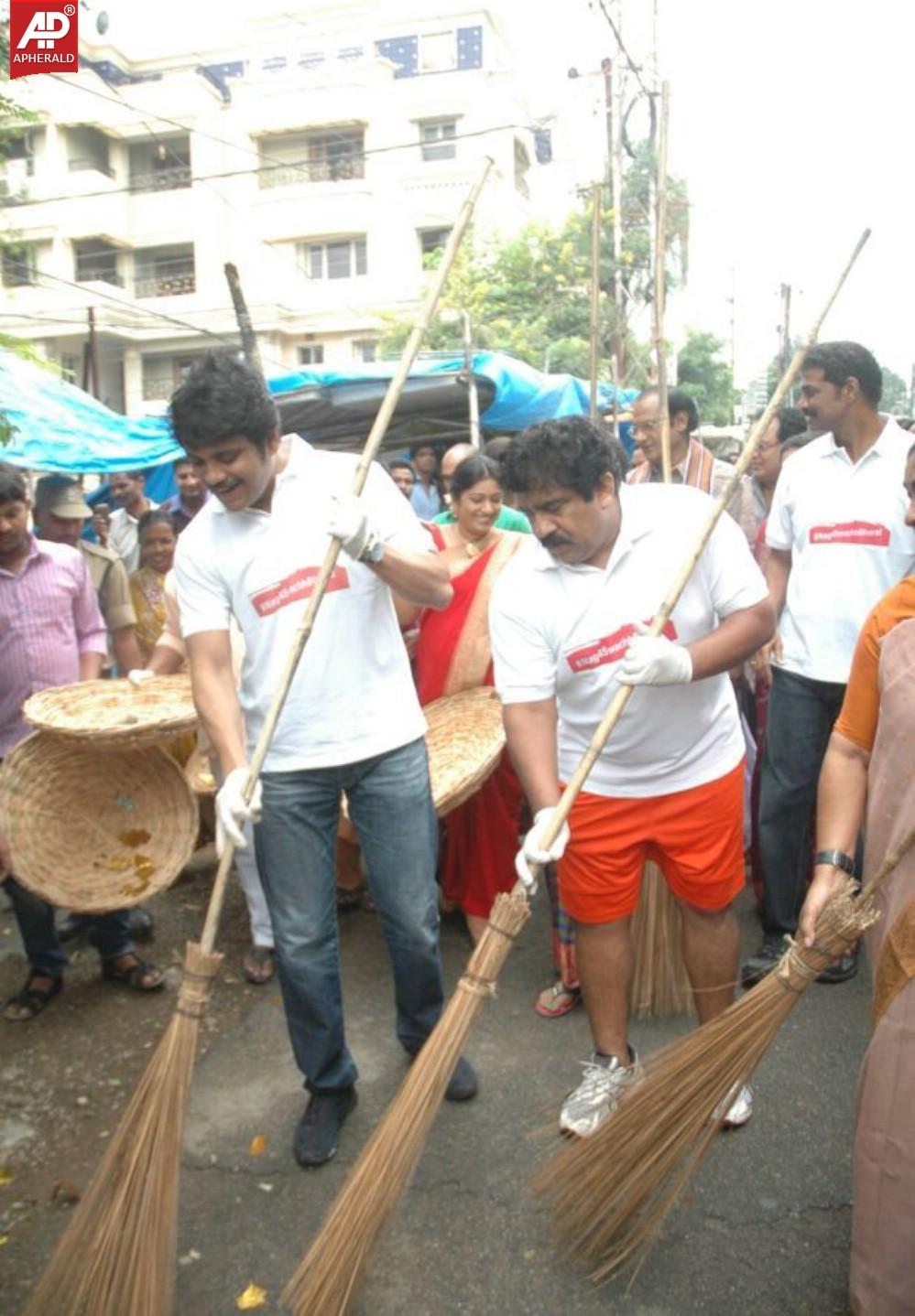 Nagarjuna Family Joins Swachh Bharat