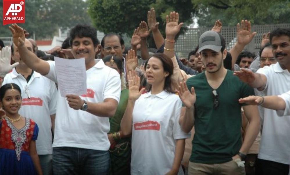 Nagarjuna Family Joins Swachh Bharat