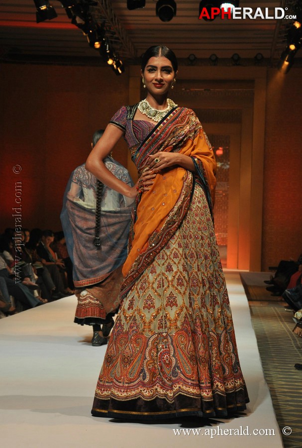 namrata at autumn collections event