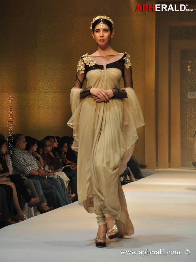 namrata at autumn collections event