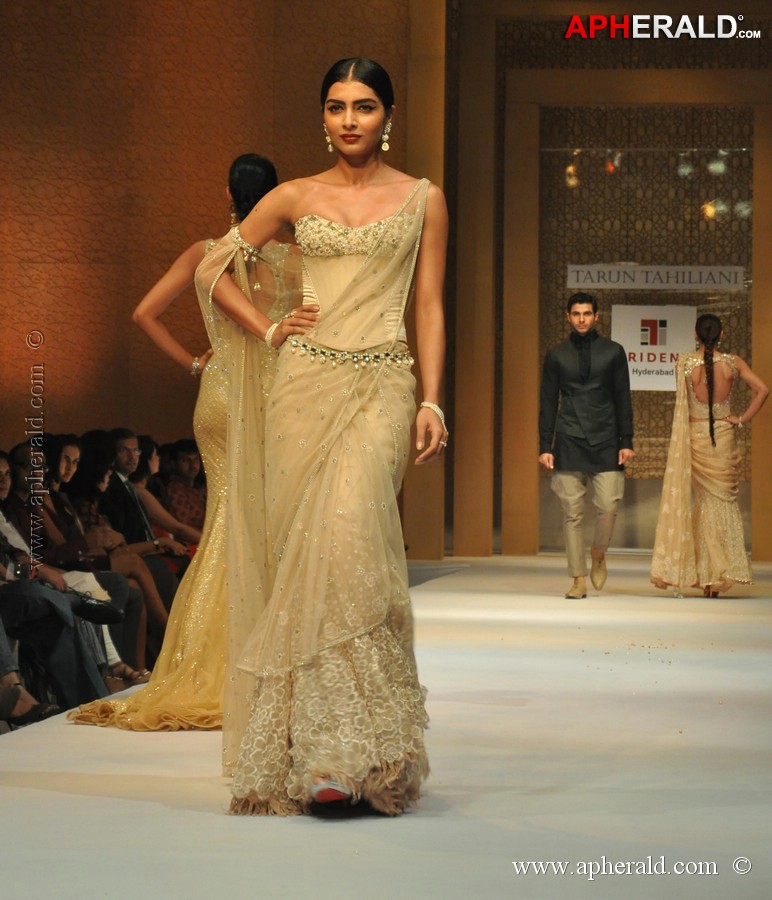 namrata at autumn collections event