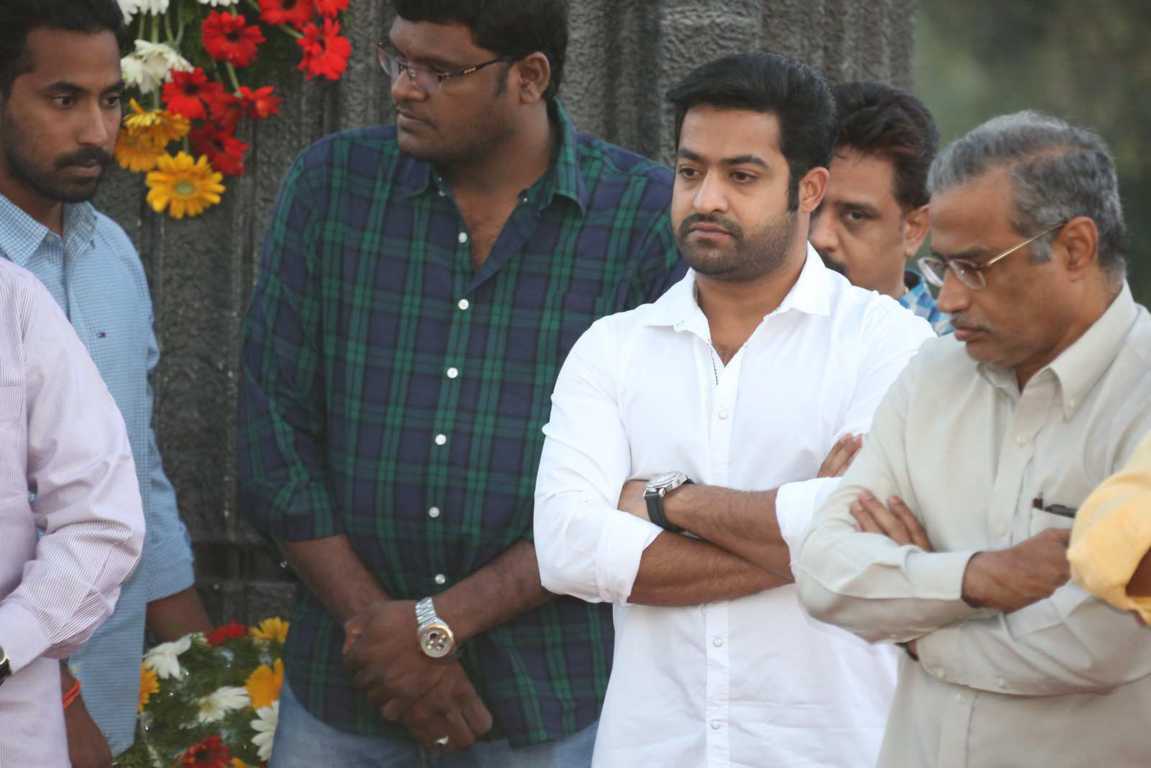 Nandamuri Family At NTR Ghat On NTR 19th Death Anniversary