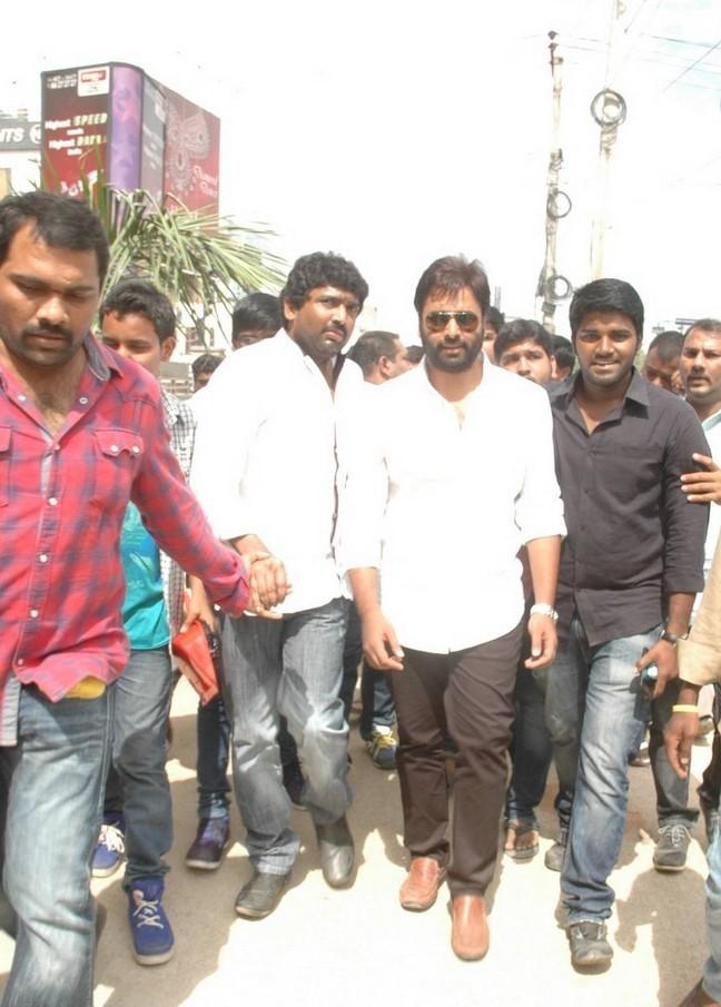 Nara Rohith Participates in Swachh Bharat