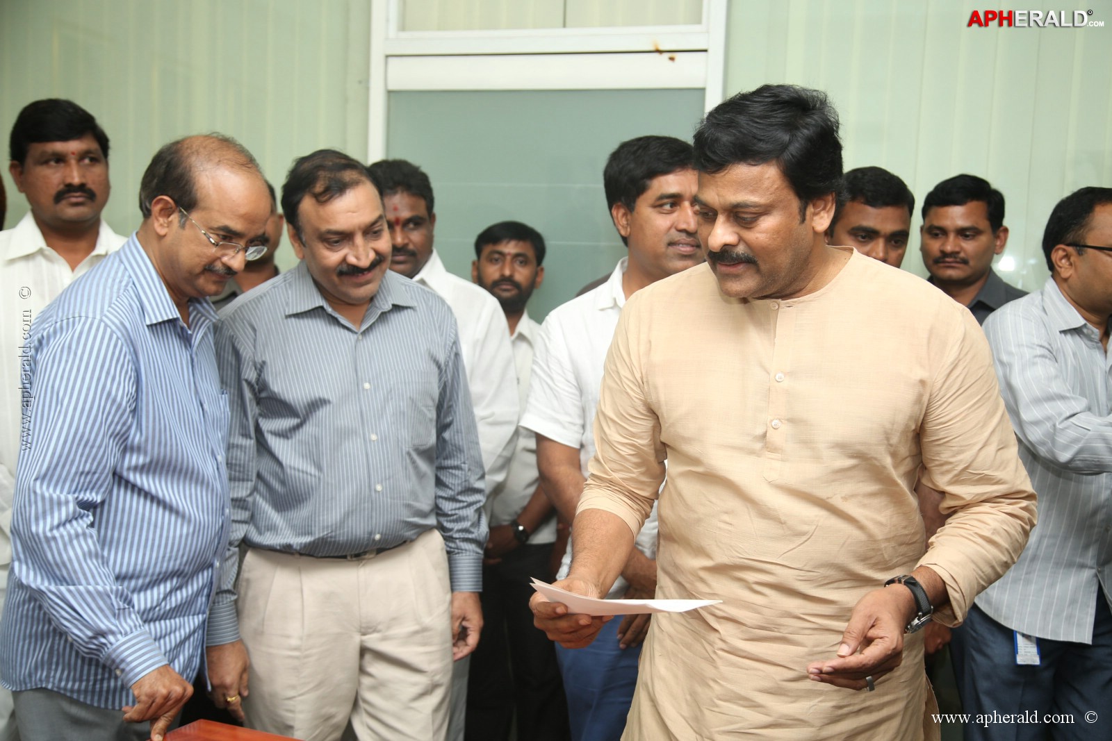 KL Narayana gives 10 Lakh Cheque To Chiranjeevi