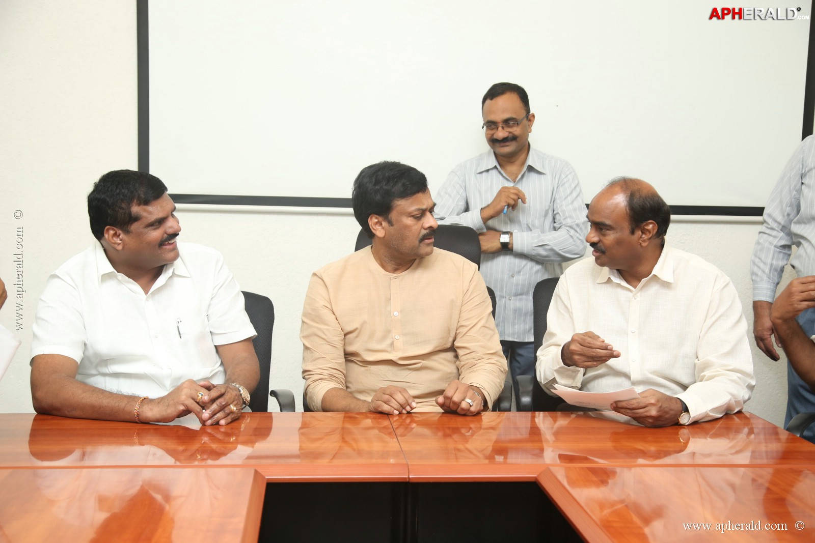 KL Narayana gives 10 Lakh Cheque To Chiranjeevi