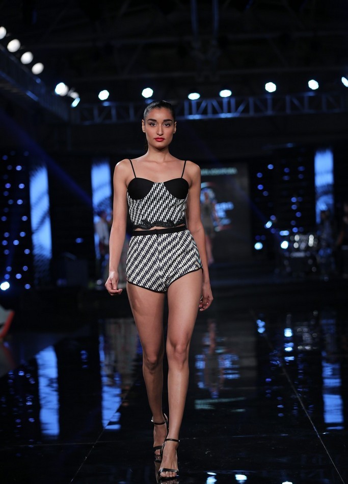 Nargis Fakhri Ramp Walk Blenders Pride Fashion Show 2014