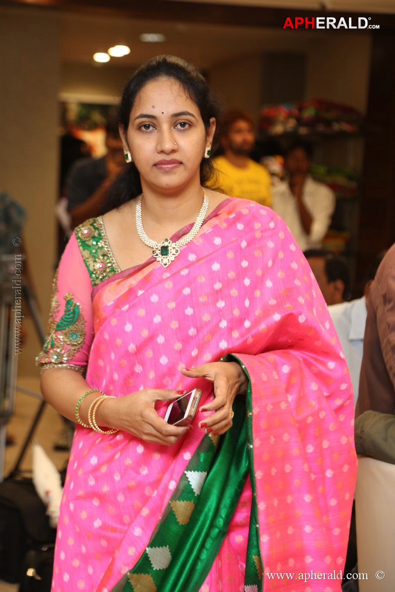 Navneet Kaur Dhillon at Grandeur Showroom Launch