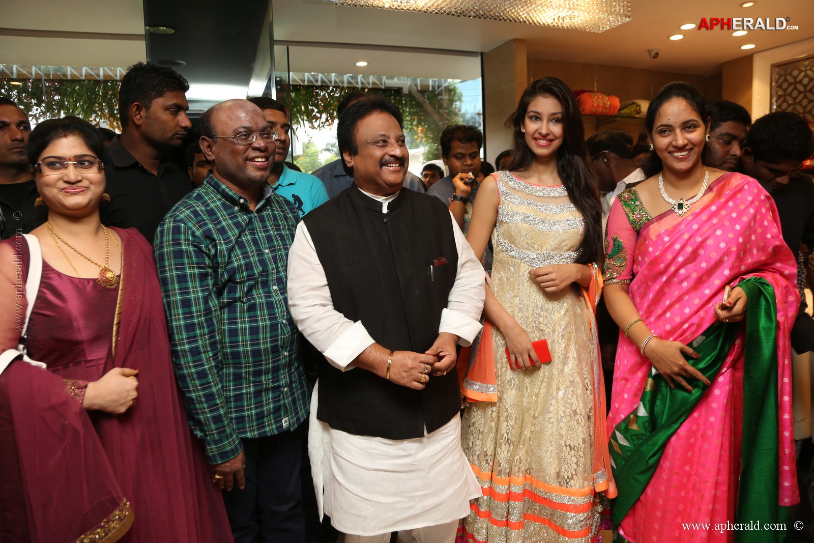 Navneet Kaur Dhillon at Grandeur Showroom Launch