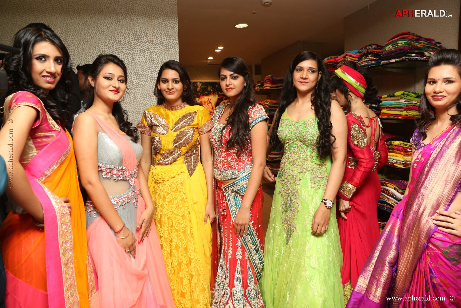 Navneet Kaur Dhillon at Grandeur Showroom Launch