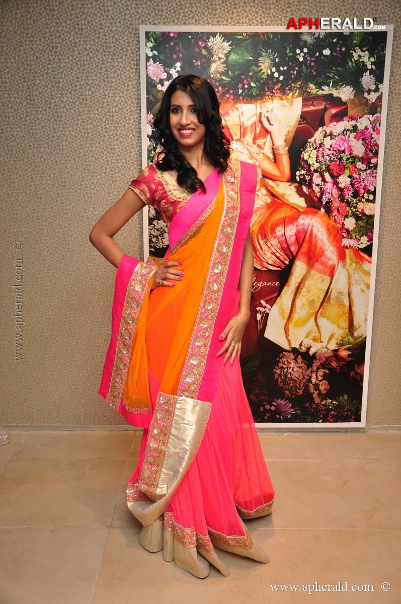 Navneet Kaur Dhillon at Grandeur Showroom Launch