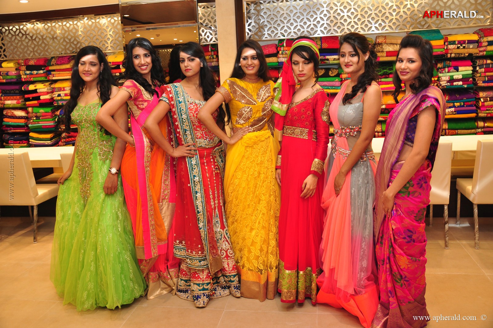 Navneet Kaur Dhillon at Grandeur Showroom Launch