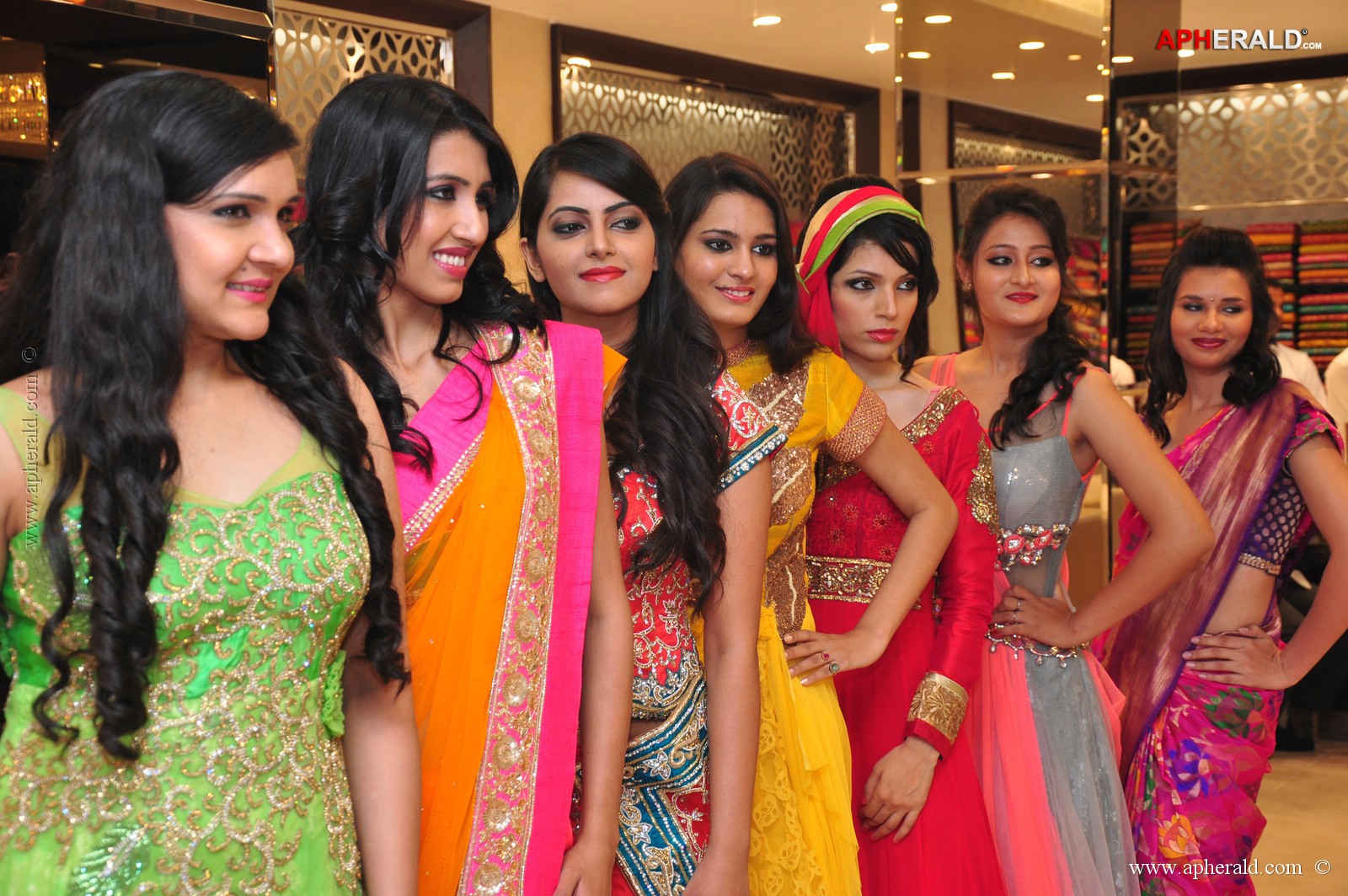 Navneet Kaur Dhillon at Grandeur Showroom Launch