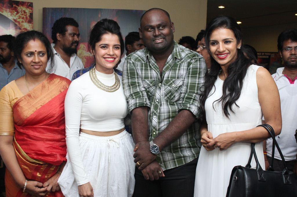 Nerungi Vaa Muthamidathe Movie Premiere Show