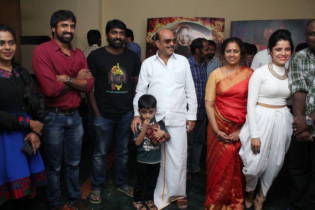 Nerungi Vaa Muthamidathe Movie Premiere Show