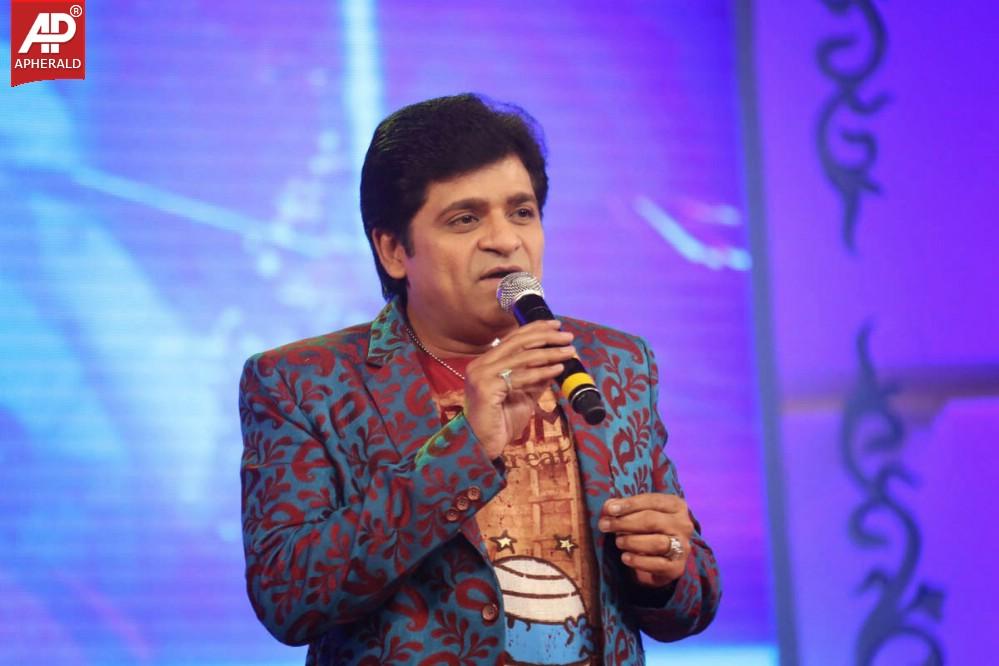 Oka Laila Kosam Movie Team At Manam 100 Days Success Meet Photos