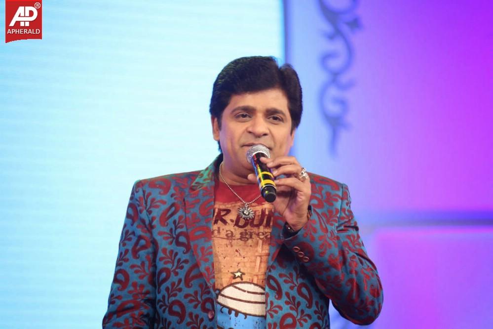 Oka Laila Kosam Movie Team At Manam 100 Days Success Meet Photos