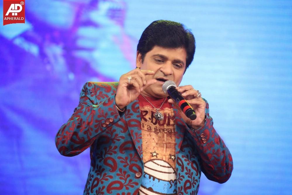 Oka Laila Kosam Movie Team At Manam 100 Days Success Meet Photos