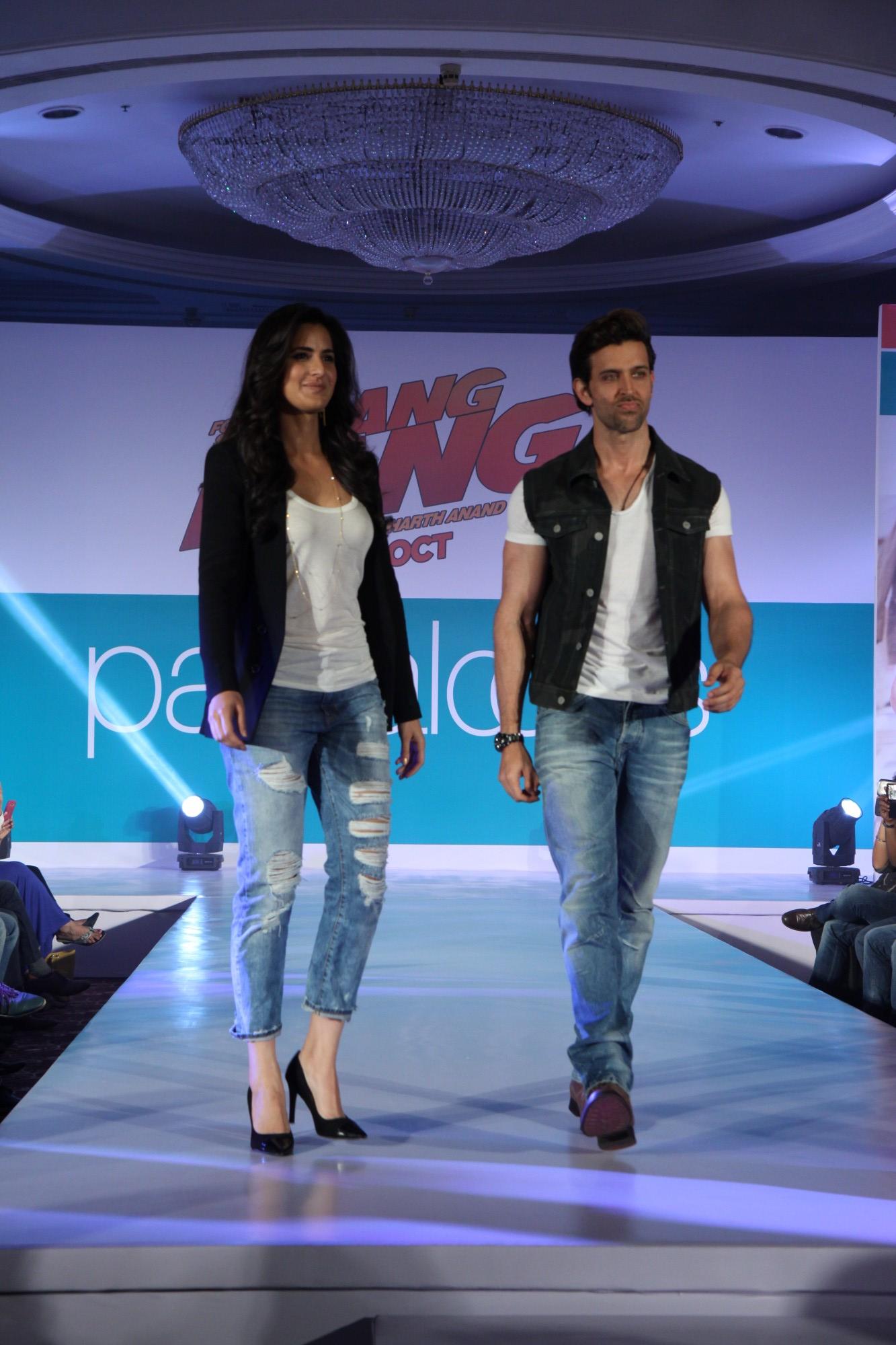 Hrithik Roshan n Katrina At Pantaloons Bang Bang Collection Launch