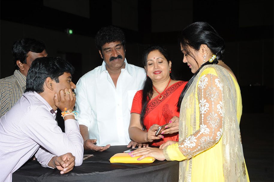 Pilla Nuvvu leni Jeevitham Success Meet