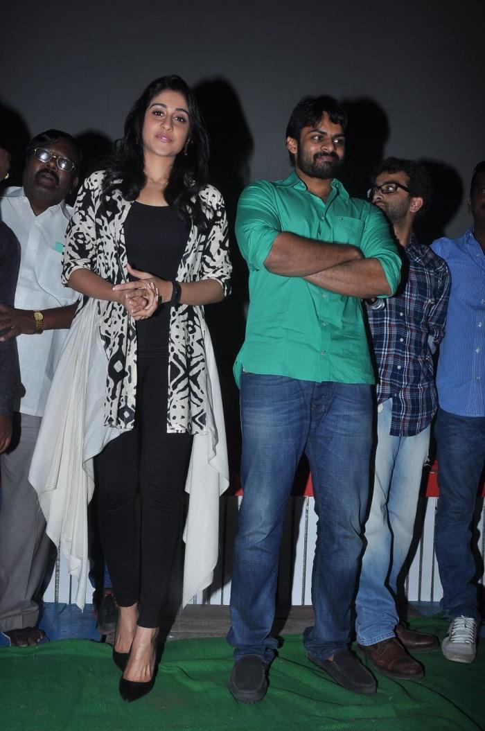 Pilla Nuvvu Leni Jeevitham Team at Viswanath Theatre