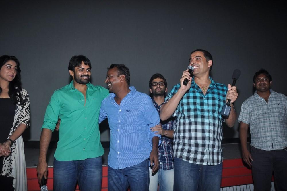 Pilla Nuvvu Leni Jeevitham Team at Viswanath Theatre