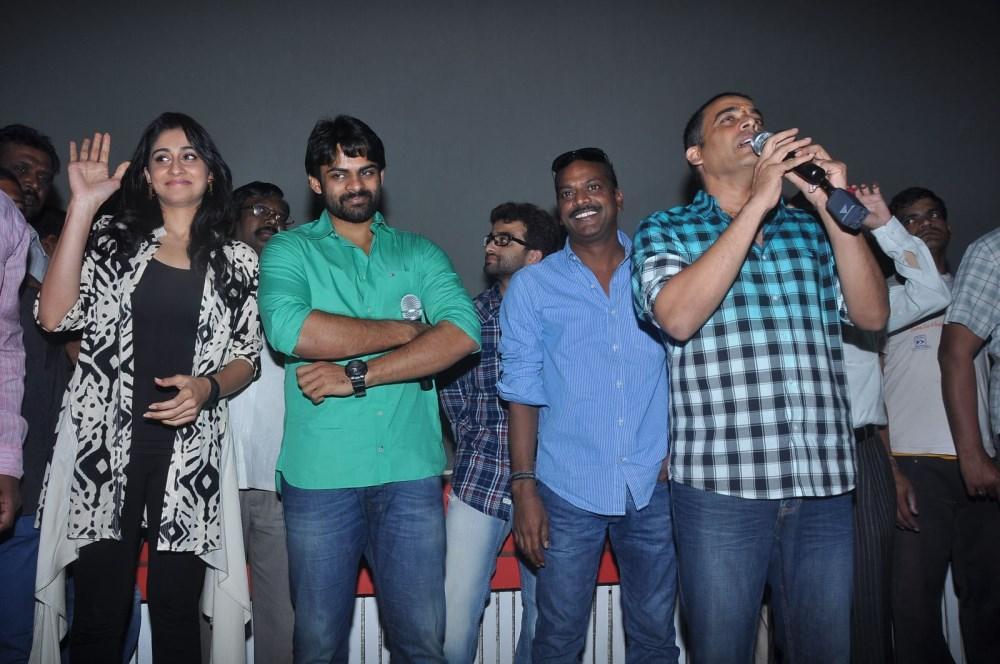 Pilla Nuvvu Leni Jeevitham Team at Viswanath Theatre