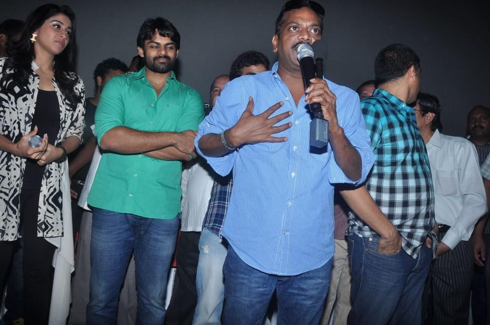 Pilla Nuvvu Leni Jeevitham Team at Viswanath Theatre