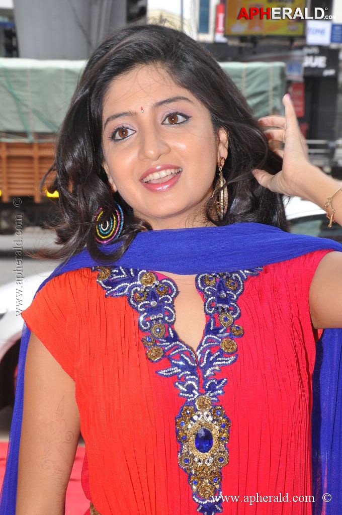 Poonam Kaur at F Studio Launch