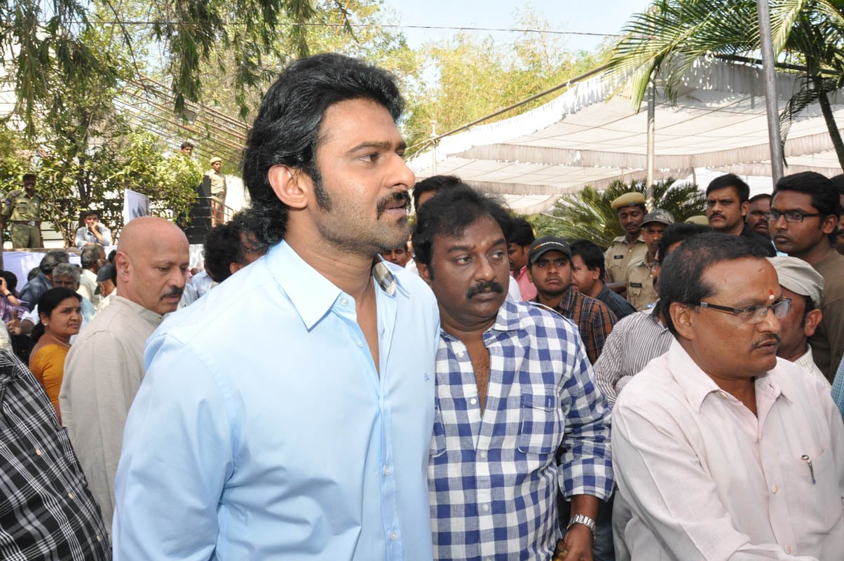 Prabhas at Ramanaidu Antima Yatra