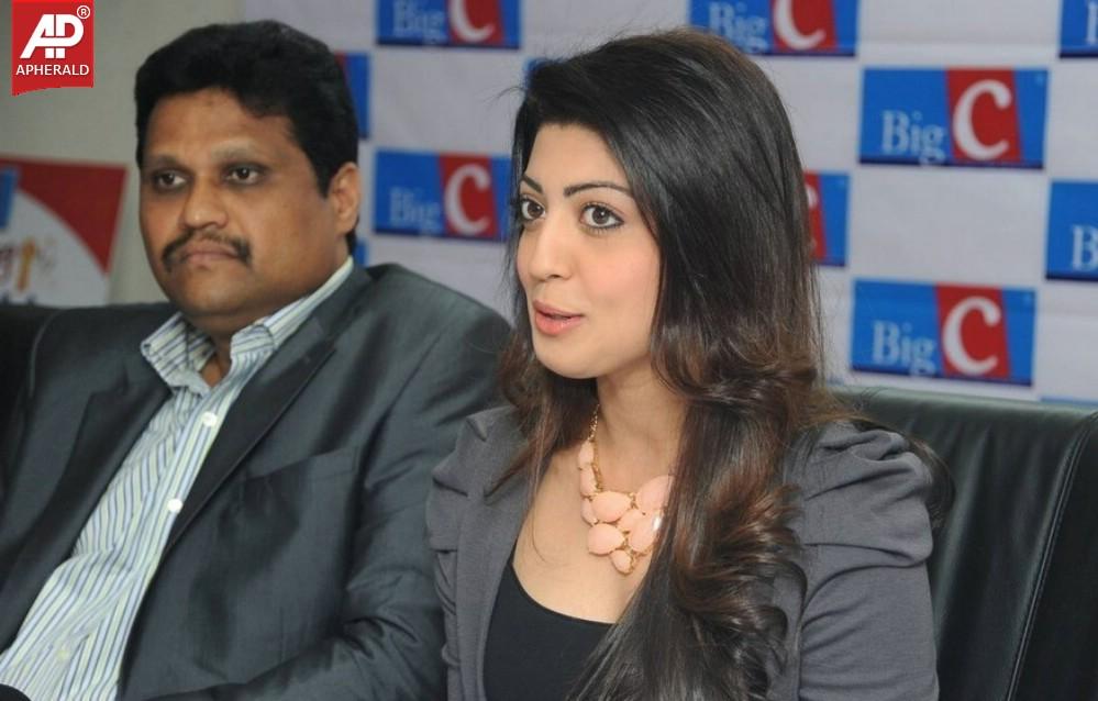 Pranitha Launches Big C Dussehra Offers