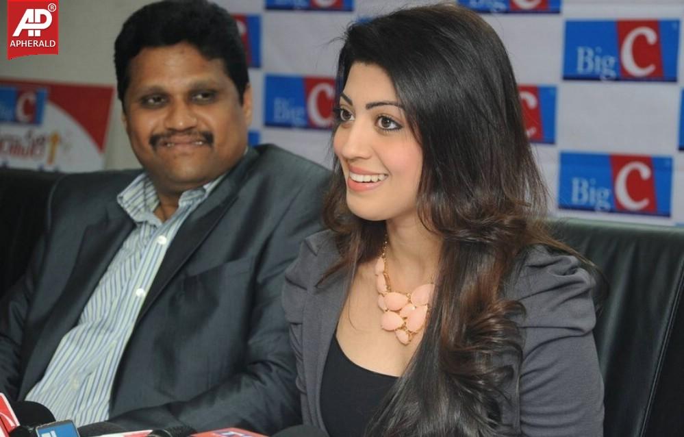 Pranitha Launches Big C Dussehra Offers