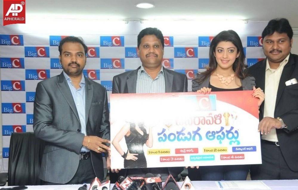 Pranitha Launches Big C Dussehra Offers