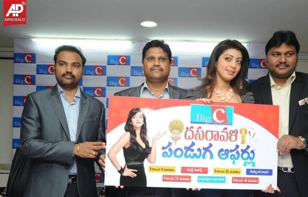 Pranitha Launches Big C Dussehra Offers