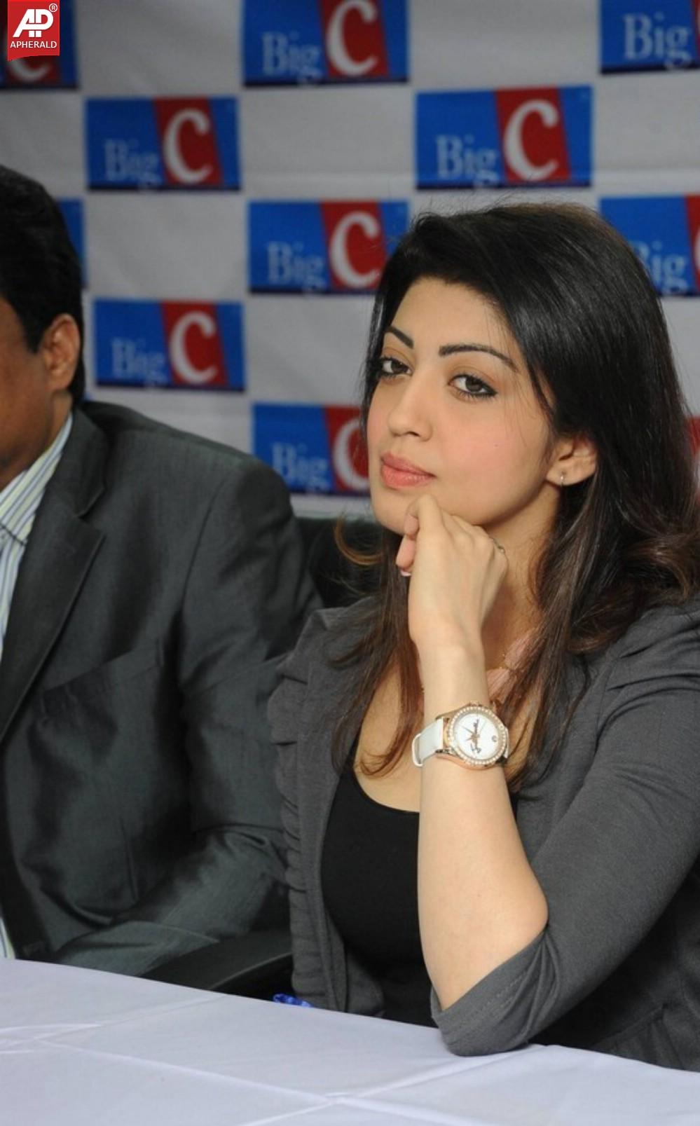 Pranitha Launches Big C Dussehra Offers