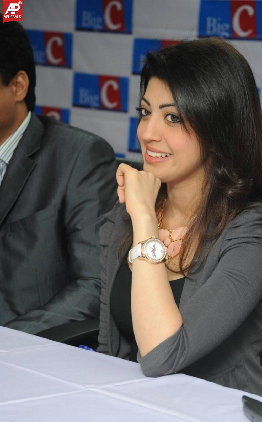 Pranitha Launches Big C Dussehra Offers