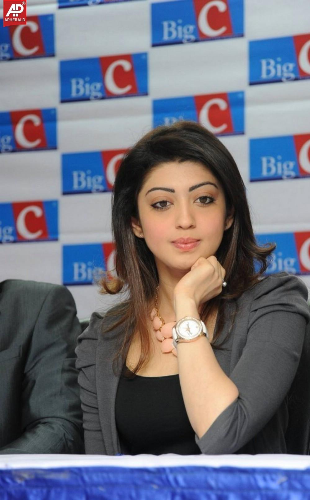 Pranitha Launches Big C Dussehra Offers