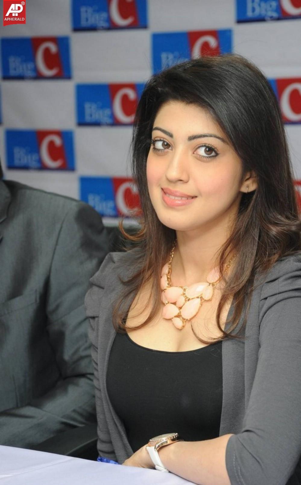 Pranitha Launches Big C Dussehra Offers