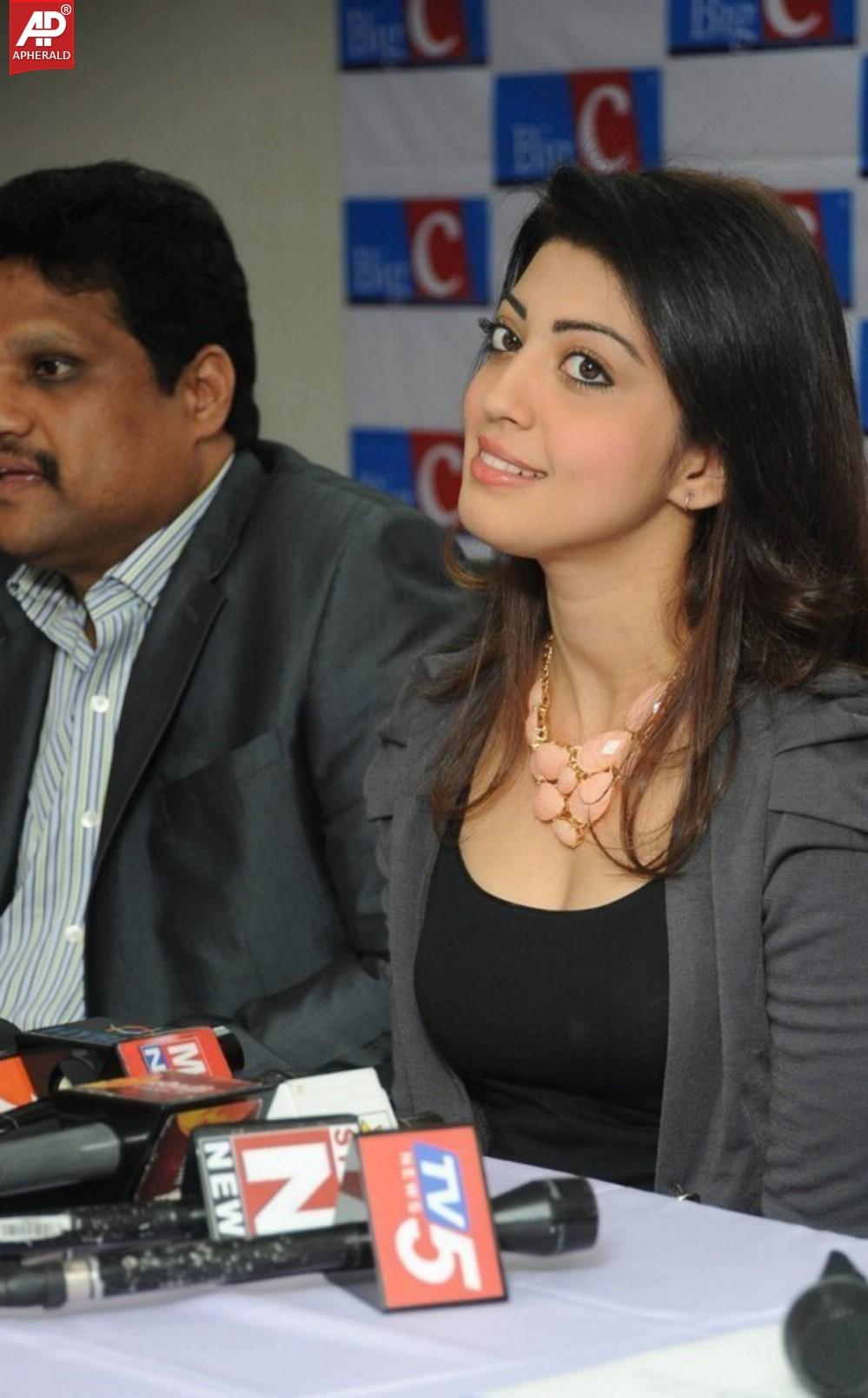 Pranitha Launches Big C Dussehra Offers
