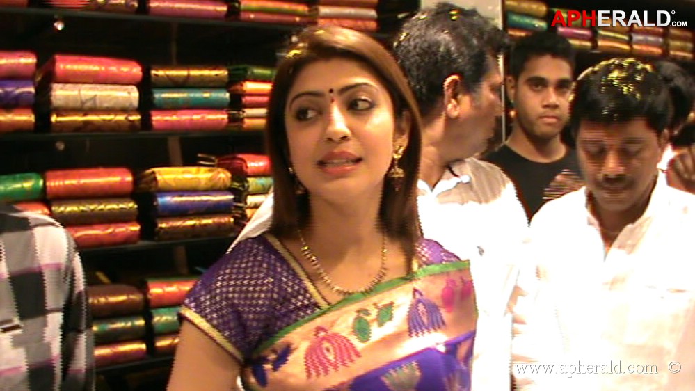 Pranitha Launches Srinikethan Shopping Mall