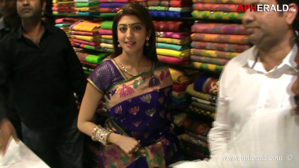 Pranitha Launches Srinikethan Shopping Mall