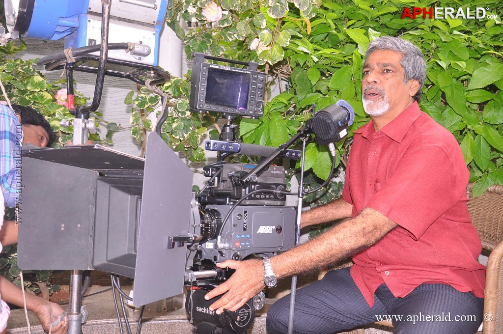 Prathighatana Movie Working Stills