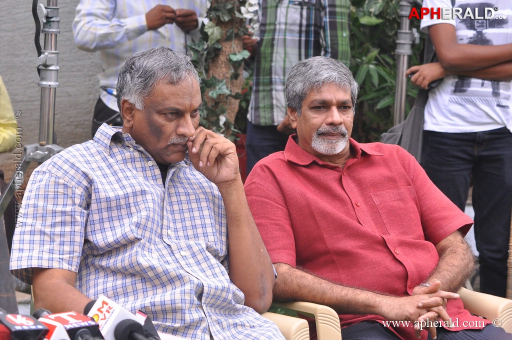 Prathighatana Movie Working Stills