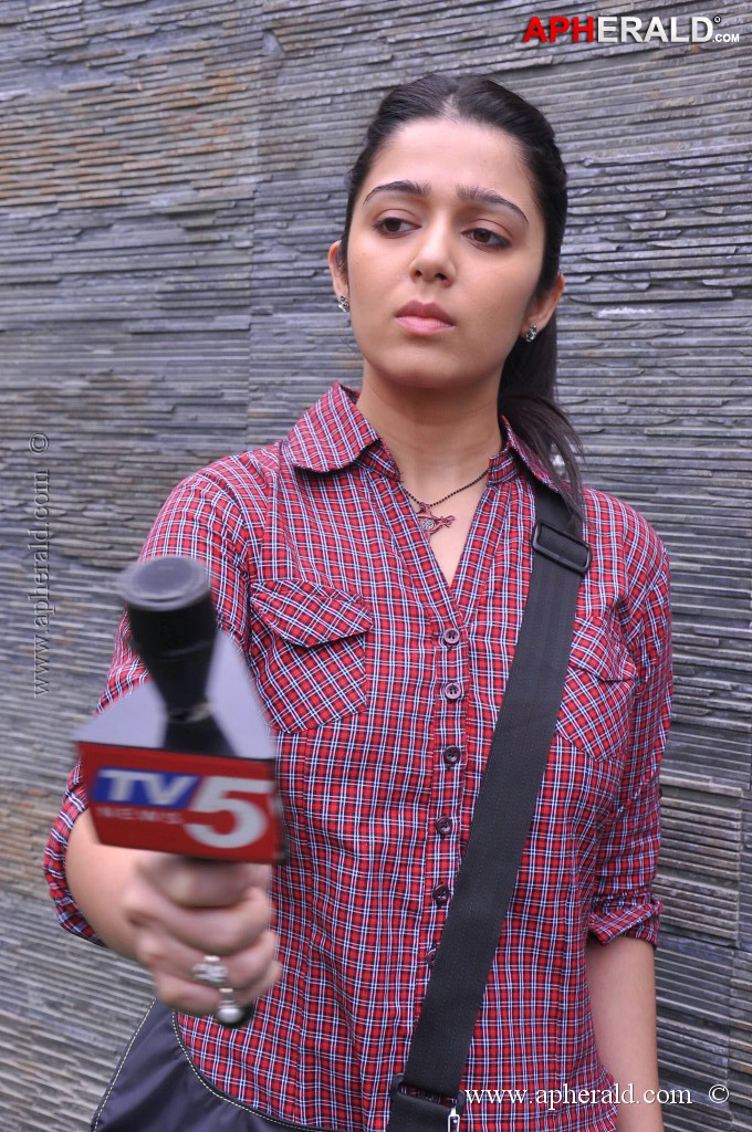 Prathighatana Movie Working Stills