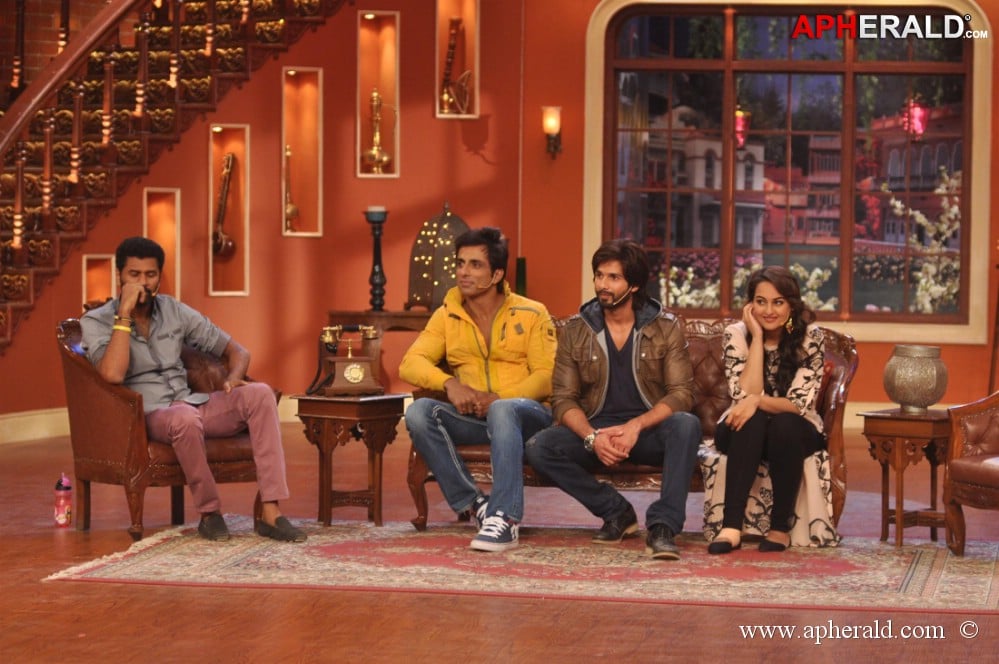 R...Rajkumar Team at Comedy Nights with Kapil