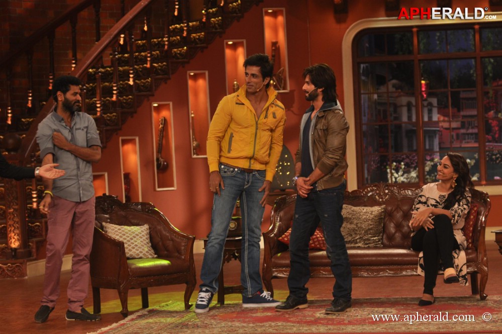 R...Rajkumar Team at Comedy Nights with Kapil