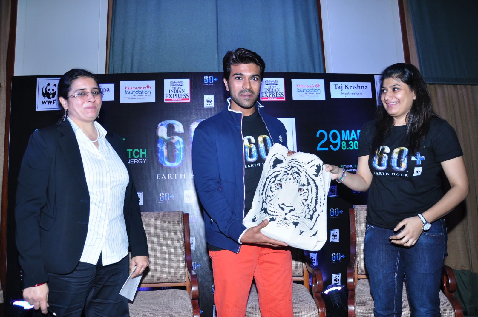 Ram Charan at Earth Hour 2014 Event