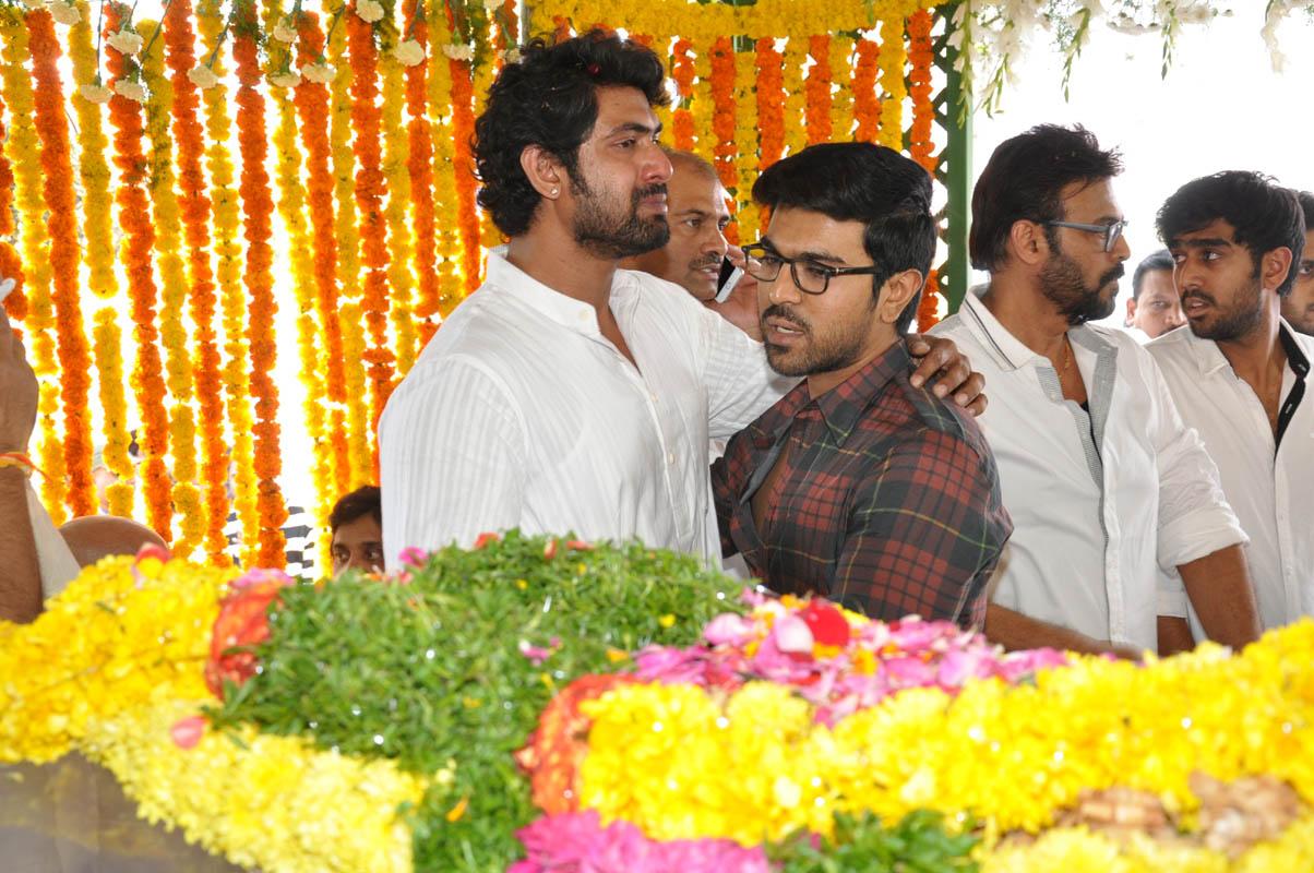 Ram Charan at Ramanaidu Antima Yatra