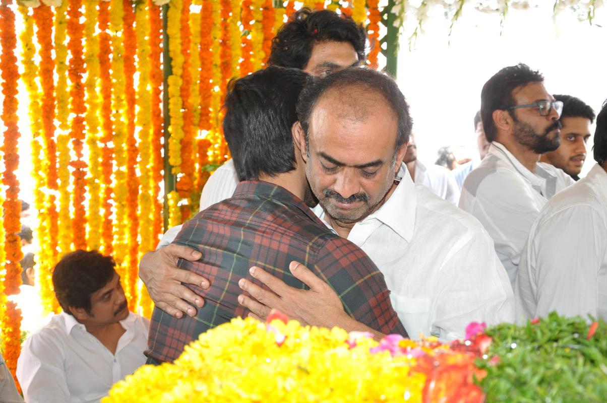 Ram Charan at Ramanaidu Antima Yatra
